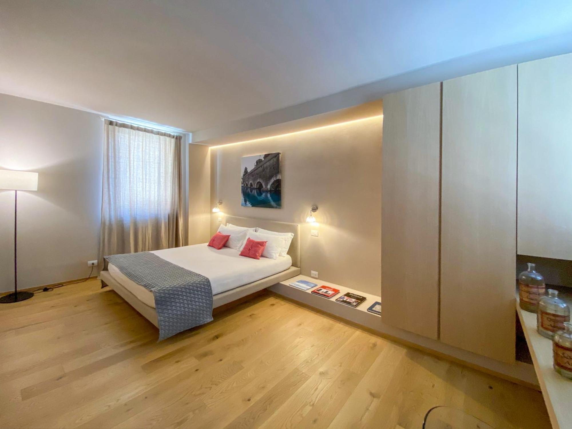 Time To Be - Luxury Apartments Centro Storico Peschiera del Garda Exterior foto